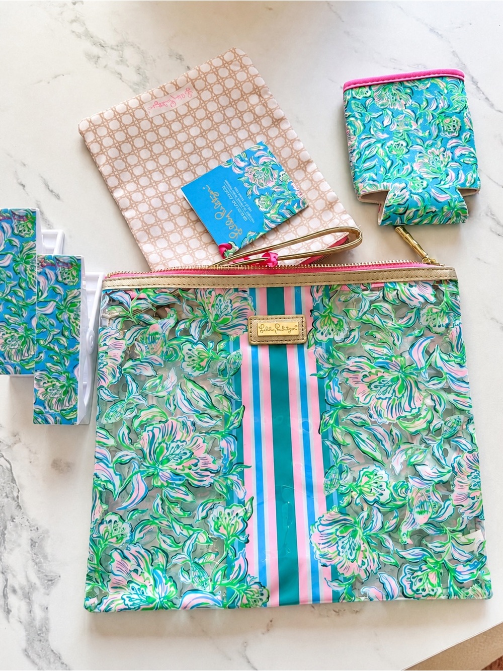 Lilly Pulitzer Beach Day Pouch Set NWT Waterproof Bag Drink Hugger Towel Clips